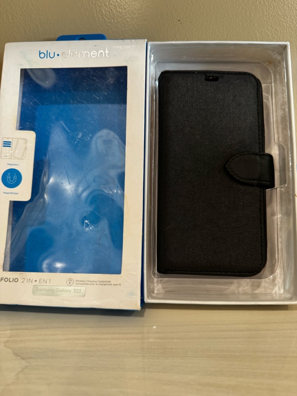 Samsung Black Folio Wallet Case with Magnetic Closure Samsung S22